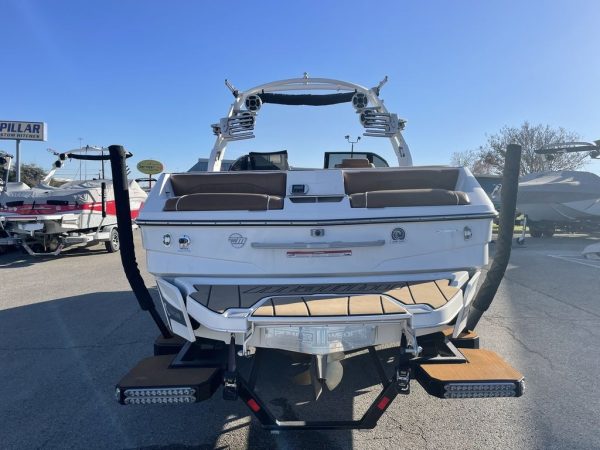 2020 Malibu Boats 25 LSV - Image 17