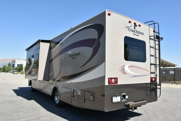 2015 Coachmen Pursuit 33BH - Image 17