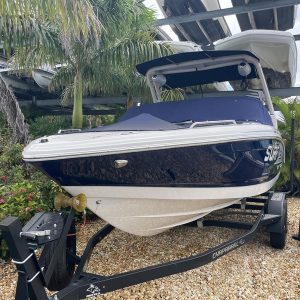 2021 Chaparral 23 Surf