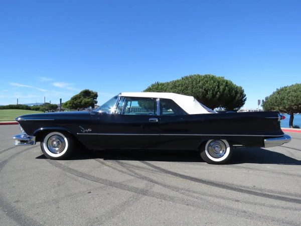 1957 Chrysler Imperial Crown - Image 10