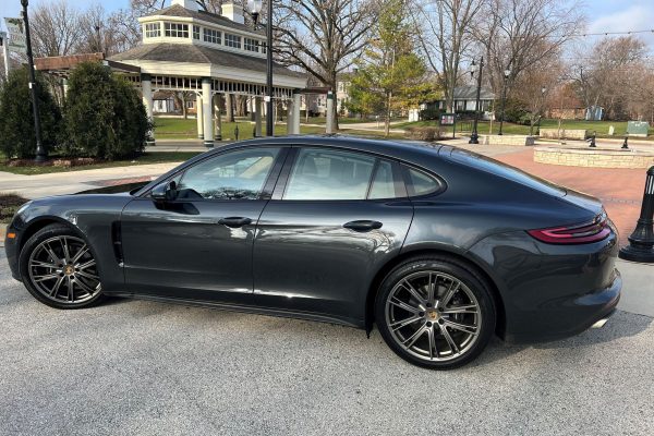 2020 Porsche Panamera 4 - Image 10