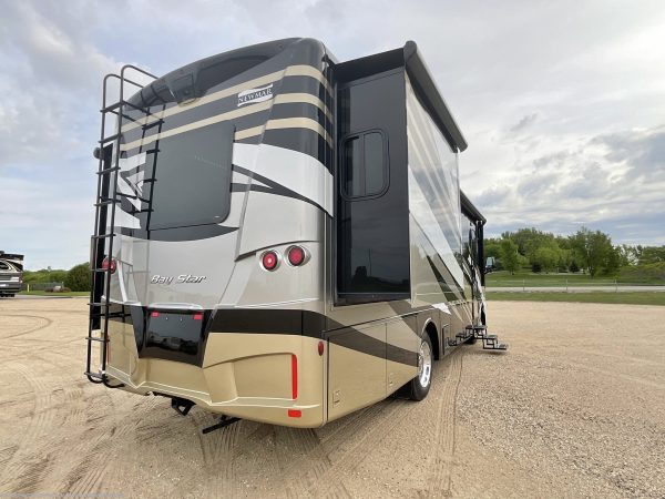 2022 Newmar Bay Star 3014 - Image 25