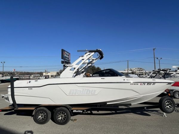 2020 Malibu Boats 25 LSV - Image 19