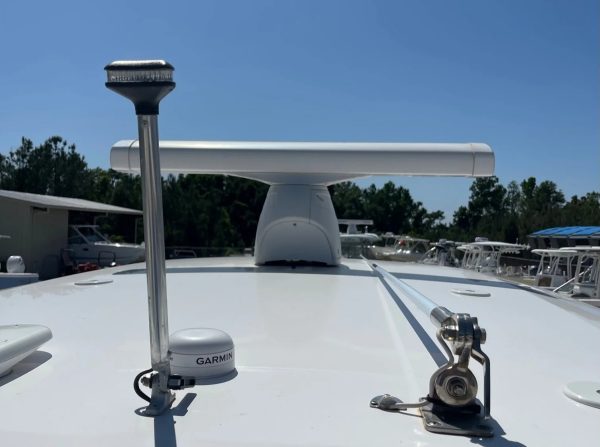 2017 Everglades 273 CC - Image 16