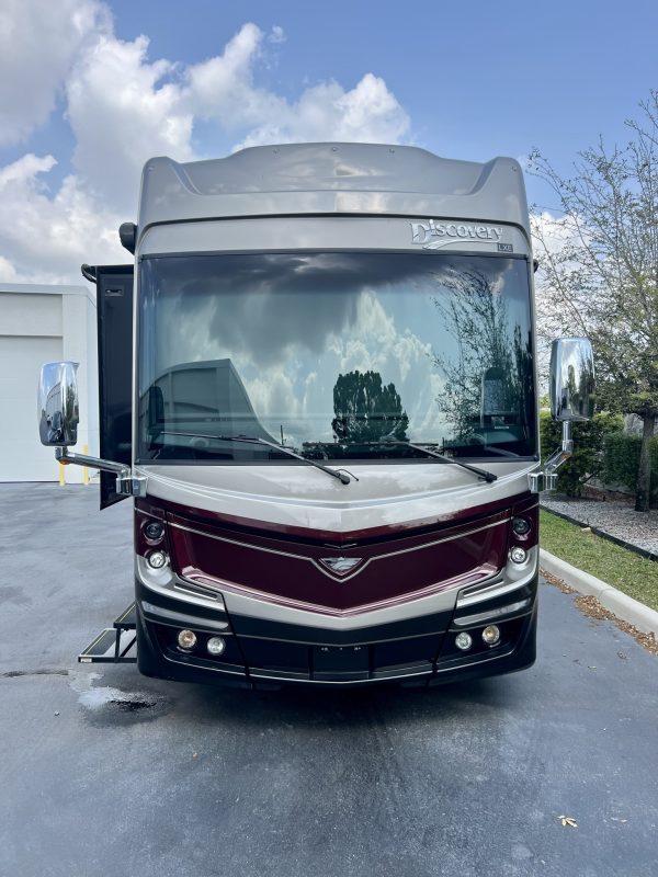 2020 Fleetwood Discovery LXE 40G - Image 19