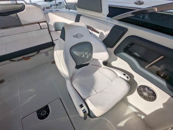 2020 Chaparral 257 SSX OB - Image 12
