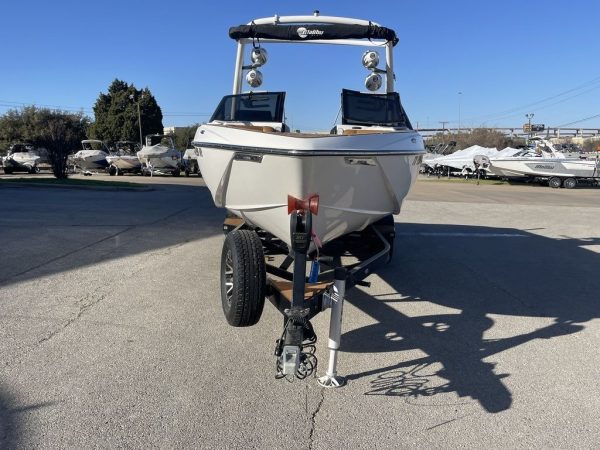 2020 Malibu Boats 25 LSV - Image 21