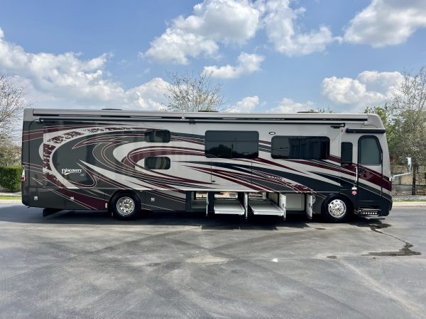 2020 Fleetwood Discovery LXE 40G - Image 20