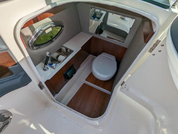 2020 Chaparral 257 SSX OB - Image 13