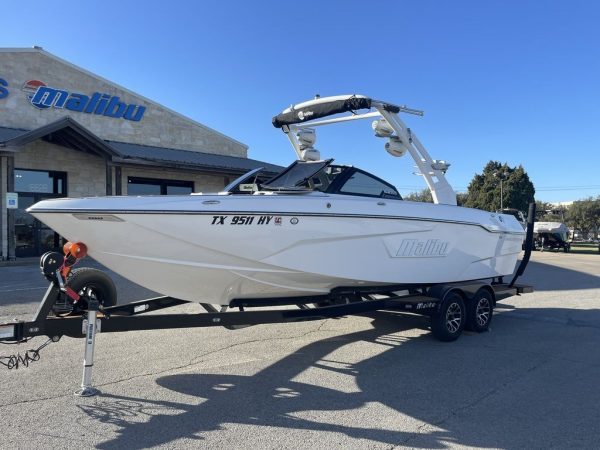 2020 Malibu Boats 25 LSV - Image 22