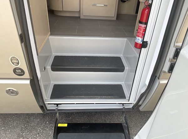 2019 Leisure Travel Serenity S24CB - Image 22
