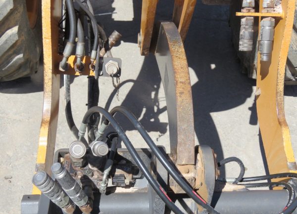 2016 Case 321F - Image 19