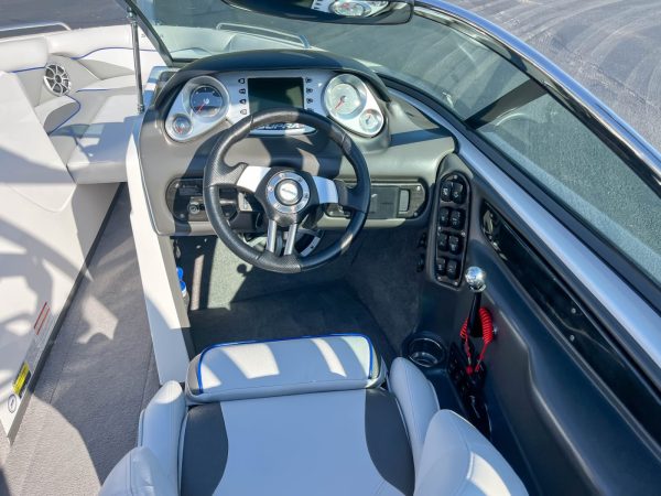 2011 Supra 22 SSV - Image 20
