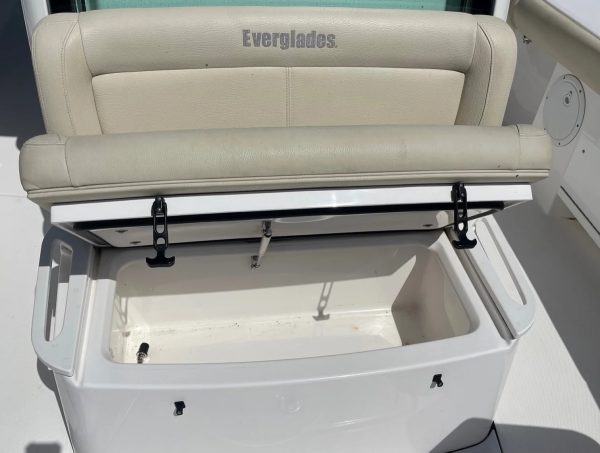 2017 Everglades 273 CC - Image 4