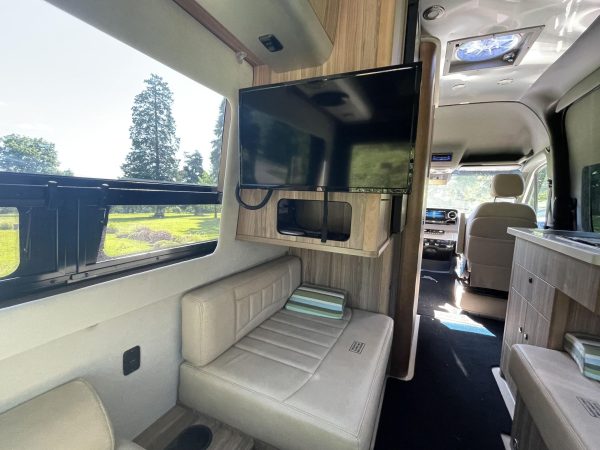 2020 Airstream Interstate 19 Tommy Bahama Edition 4x4 - Image 129