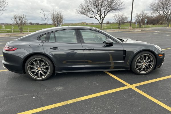 2020 Porsche Panamera 4 - Image 16