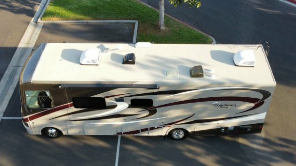 2015 Coachmen Pursuit 33BH - Image 24