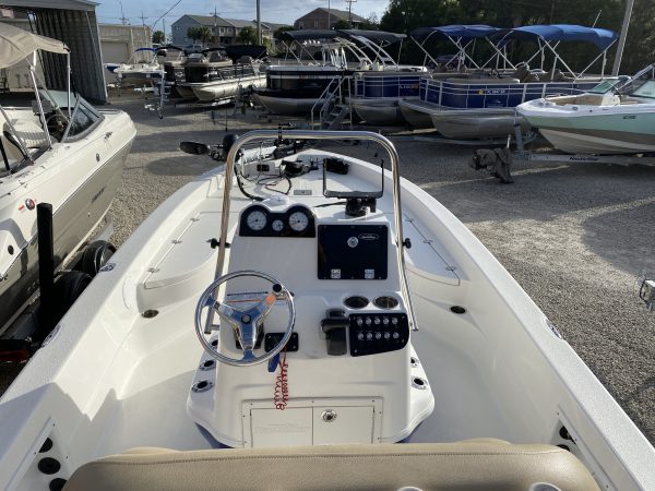 2019 NauticStar 244 XTS - Image 2