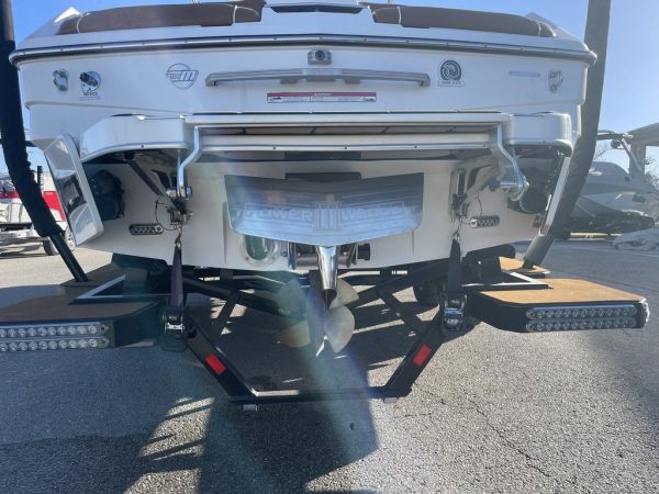 2020 Malibu Boats 25 LSV - Image 24