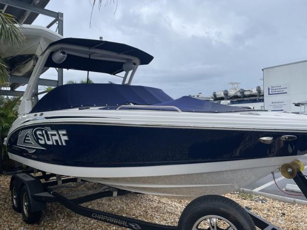 2021 Chaparral 23 Surf - Image 3