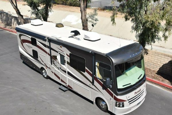 2015 Coachmen Pursuit 33BH - Image 25
