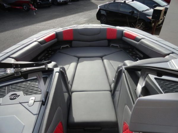 2021 Malibu Boats M240 - Image 23
