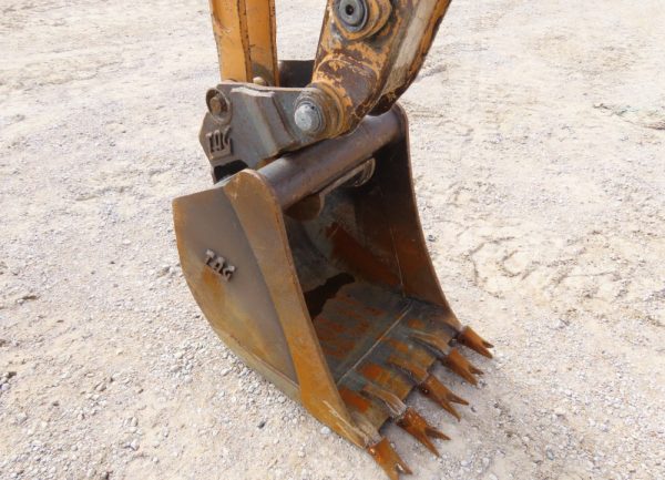 2015 Case 580N 4WD Backhoe - Image 24