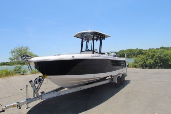 2021 Robalo R242EX - Image 5