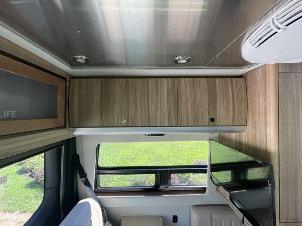 2020 Airstream Interstate 19 Tommy Bahama Edition 4x4 - Image 152