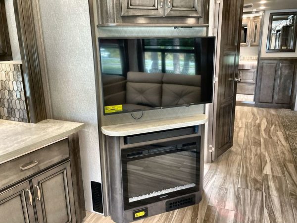 2022 Holiday Rambler Endeavor 38N - Image 27