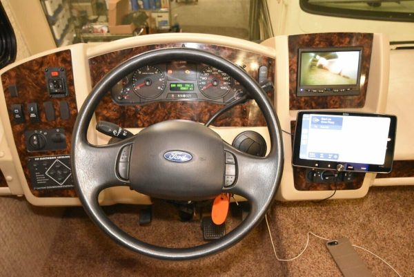 2015 Coachmen Pursuit 33BH - Image 26