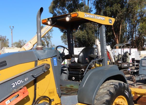 2015 John Deere 210LEP - Image 25