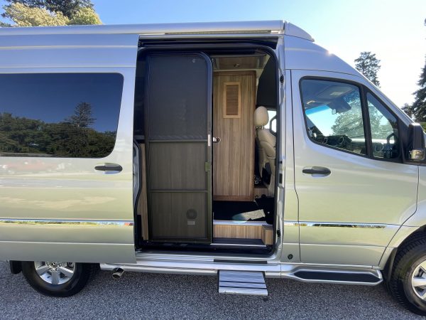 2020 Airstream Interstate 19 Tommy Bahama Edition 4x4 - Image 163