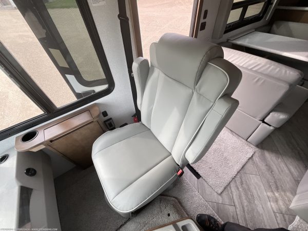 2022 Newmar Bay Star 3014 - Image 34