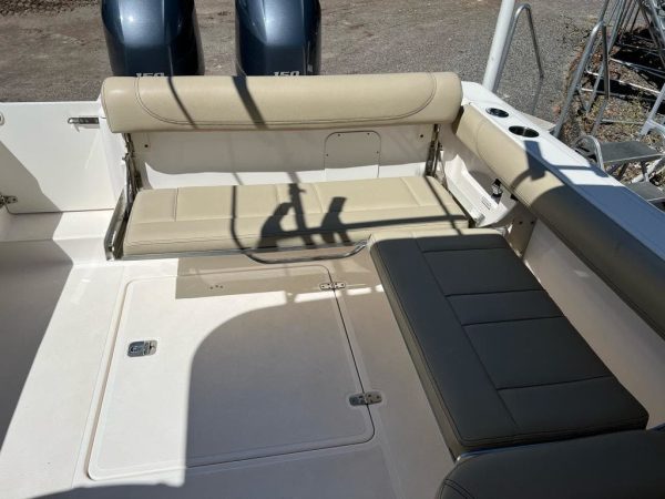 2018 Pursuit DC 265 - Image 14