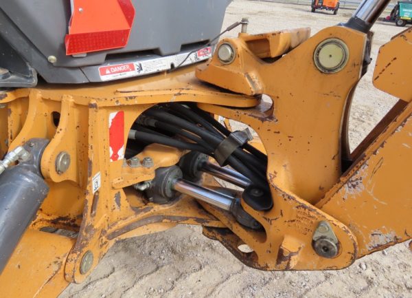2015 Case 580N 4WD Backhoe - Image 26