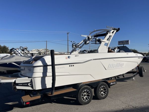 2020 Malibu Boats 25 LSV - Image 27