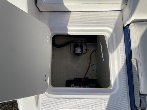 2021 Chaparral 23 Surf - Image 6