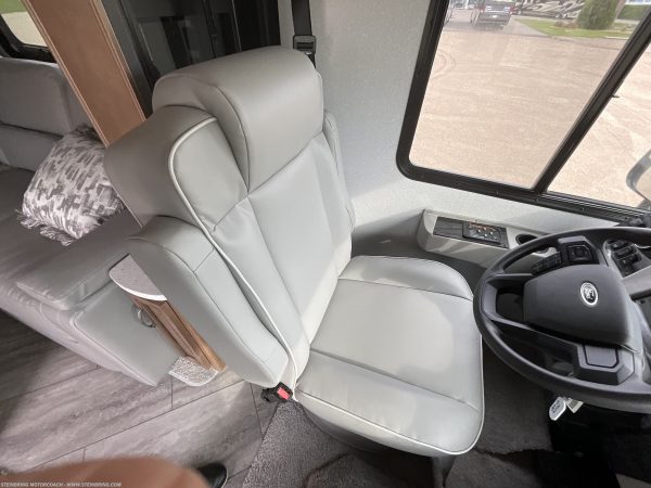 2022 Newmar Bay Star 3014 - Image 35