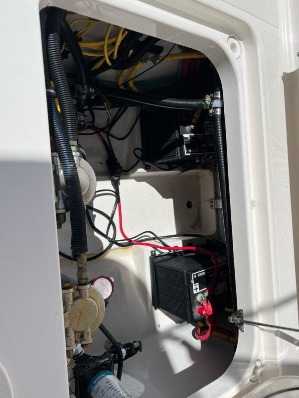 2018 Pursuit DC 265 - Image 15
