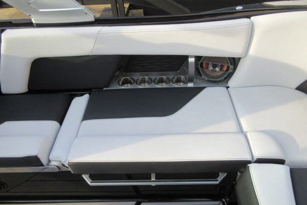 2020 MasterCraft X24 - Image 26