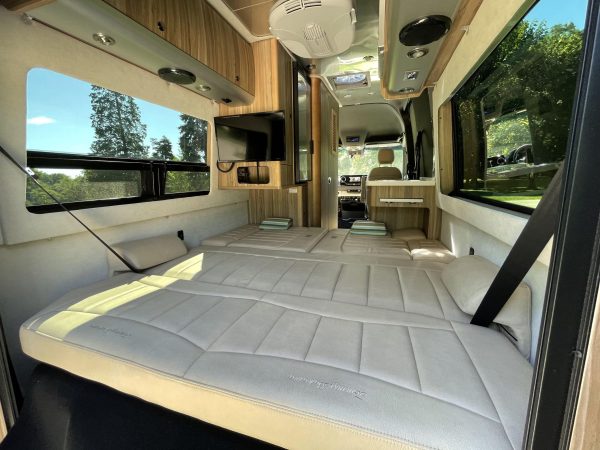 2020 Airstream Interstate 19 Tommy Bahama Edition 4x4 - Image 179