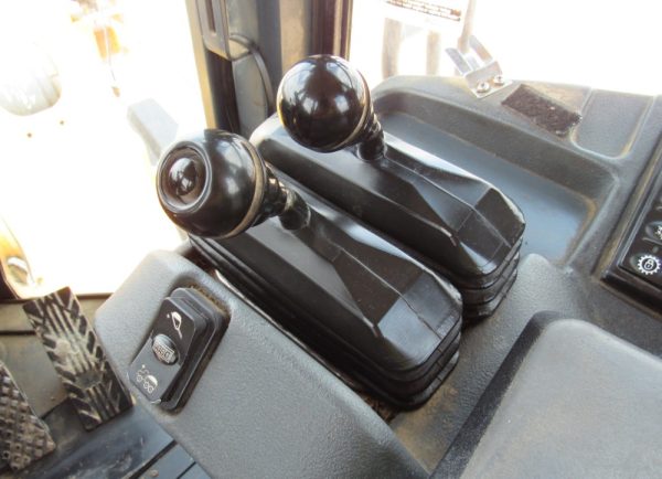 2014 John Deere 844K - Image 26