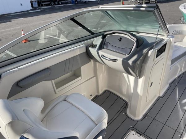 2021 Chaparral 23 Surf - Image 8