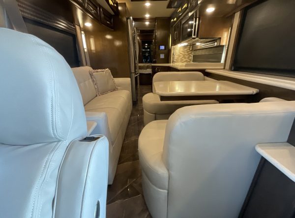 2018 Newmar New Aire 3341 - Image 31