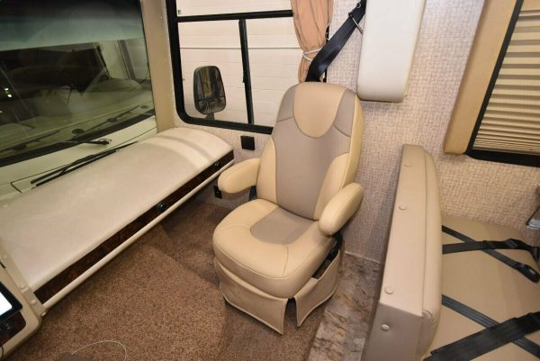 2015 Coachmen Pursuit 33BH - Image 30