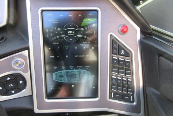 2020 MasterCraft X24 - Image 28