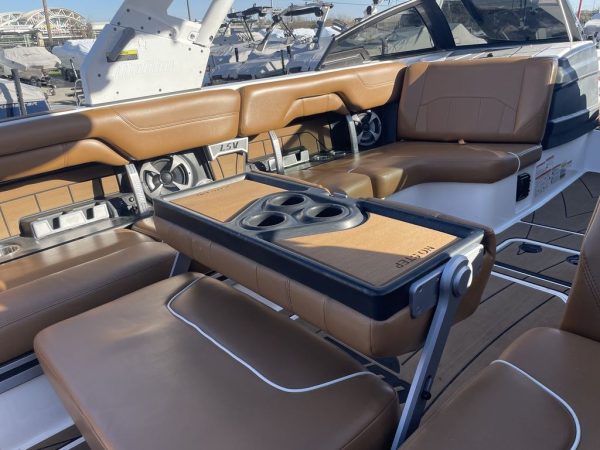 2020 Malibu Boats 25 LSV - Image 30