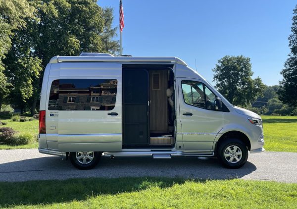 2020 Airstream Interstate 19 Tommy Bahama Edition 4x4 - Image 193