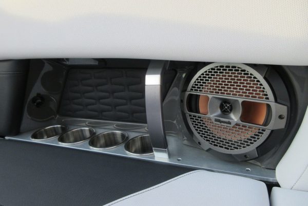 2020 MasterCraft X24 - Image 29